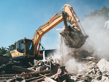 Bagger-Abbrucharbeiten in Diersbach im Bezirk Schärding